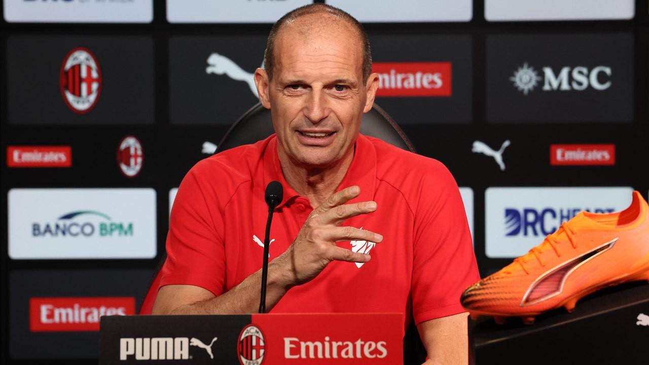 是对阵米兰, 因此 是对阵米兰, 因此