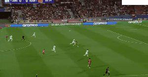 戈米斯, 比亚, 出示黄牌 戈米斯, 比亚, 出示黄牌